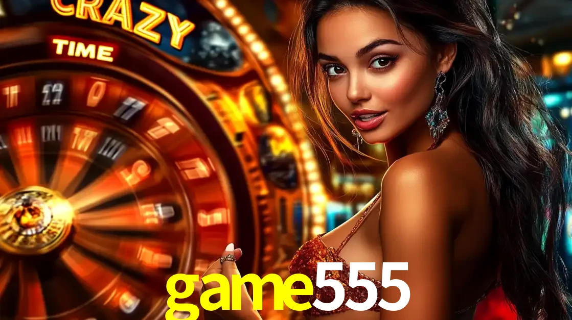 Mulher ao lado da roda de prêmios do jogo de cassino ao vivo Crazy Time, um dos shows de jogos mais emocionantes oferecidos pela plataforma de apostas game555.